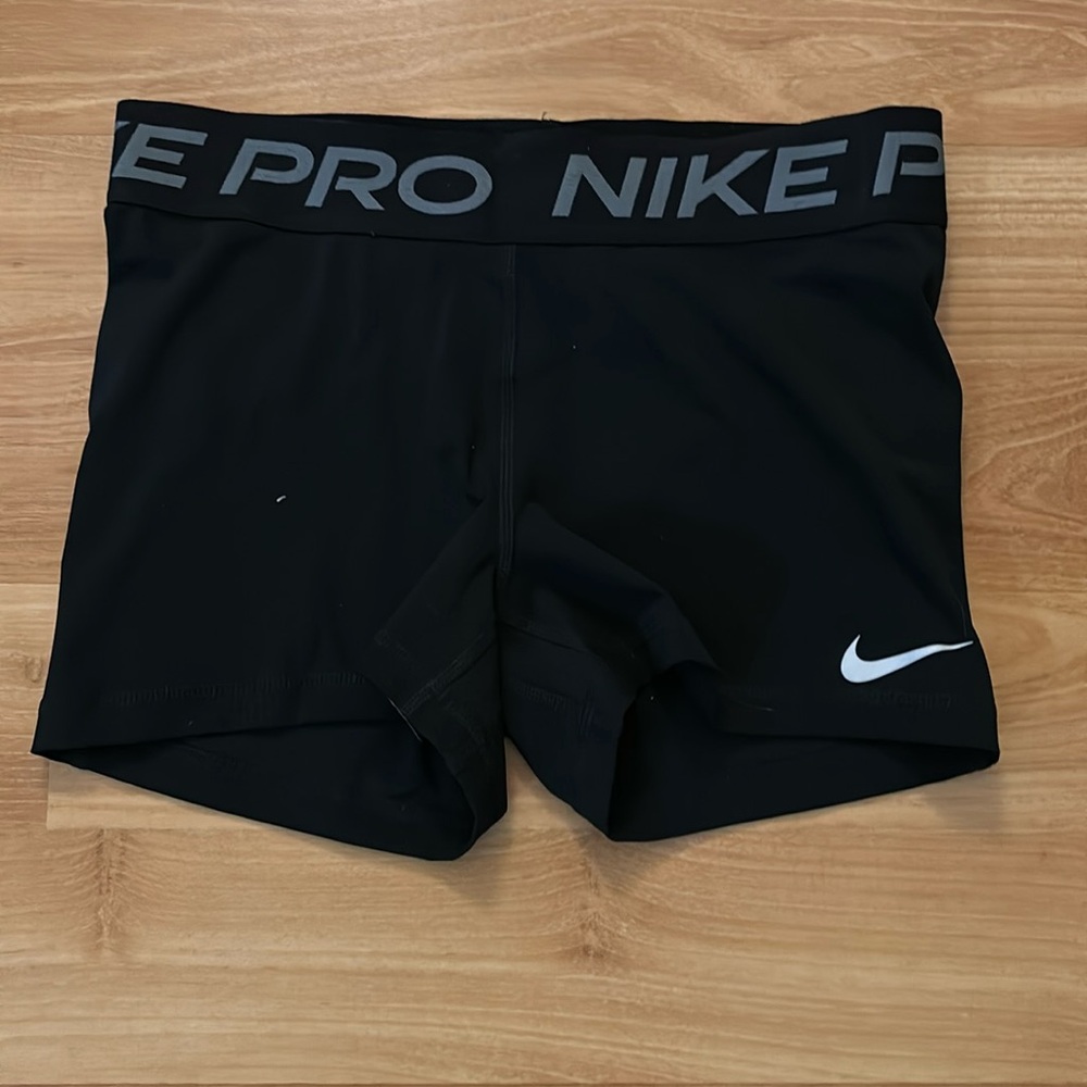 Size medium Nike pro shorts